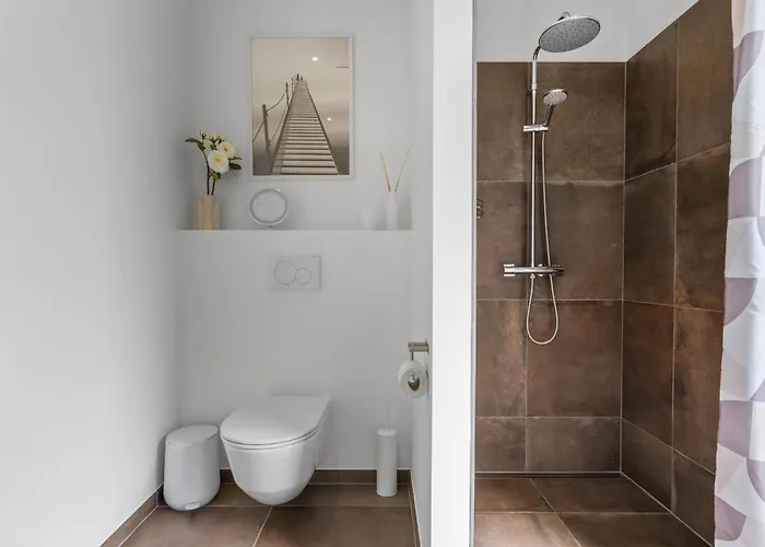 4 Bedroom In Nyaraló *