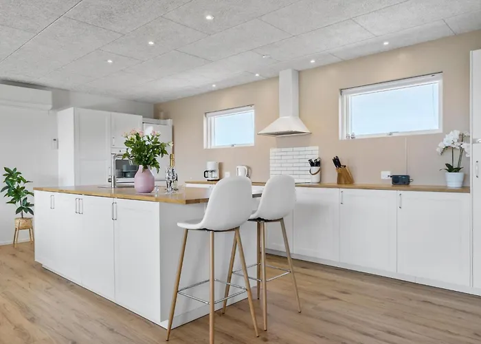 4 Bedroom In Nyaraló *