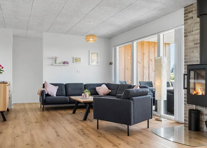 4 Bedroom In Nyaraló *